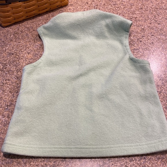 Columbia Light Green Zip Up Fleece Vest Youth 6/6X - Picture 9 of 15